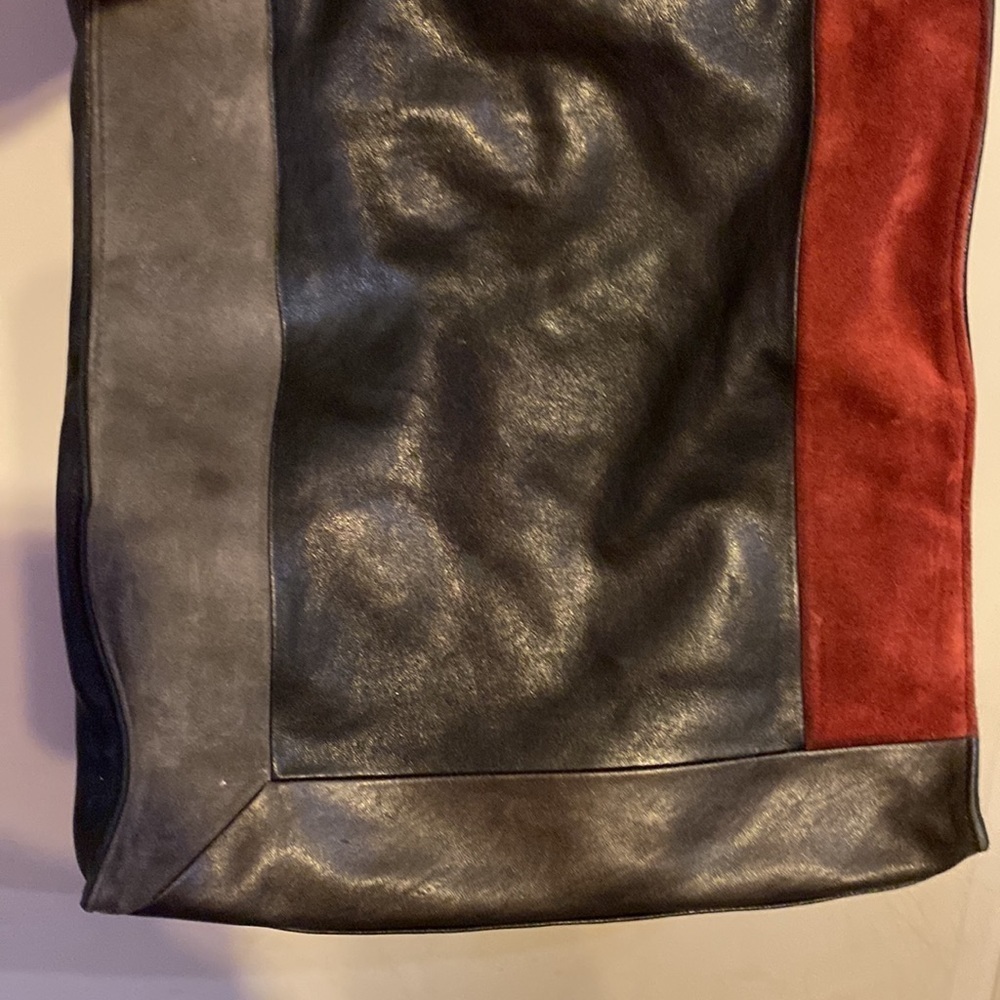 Longchamp
Art Walk Mixed Media Tote Bag. - Picture 6 of 9